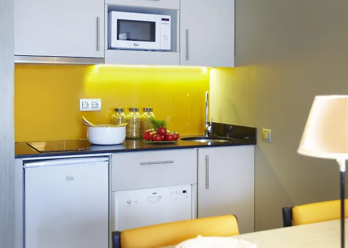 מלון דירות Citadines Ramblas 3*