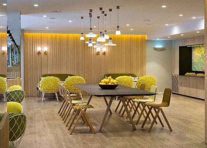 Citadines Ramblas Апарт-отель Барселона